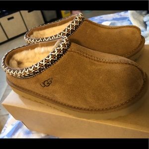 Kids Size 3 Ugg Slippers